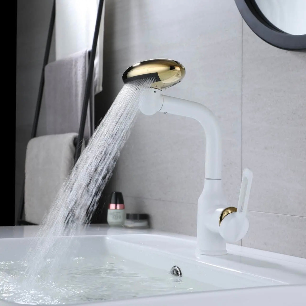 SELLO Multifunctional Four-Speed Water Outlet Spaceship Style Hot and Cold Basin Faucet